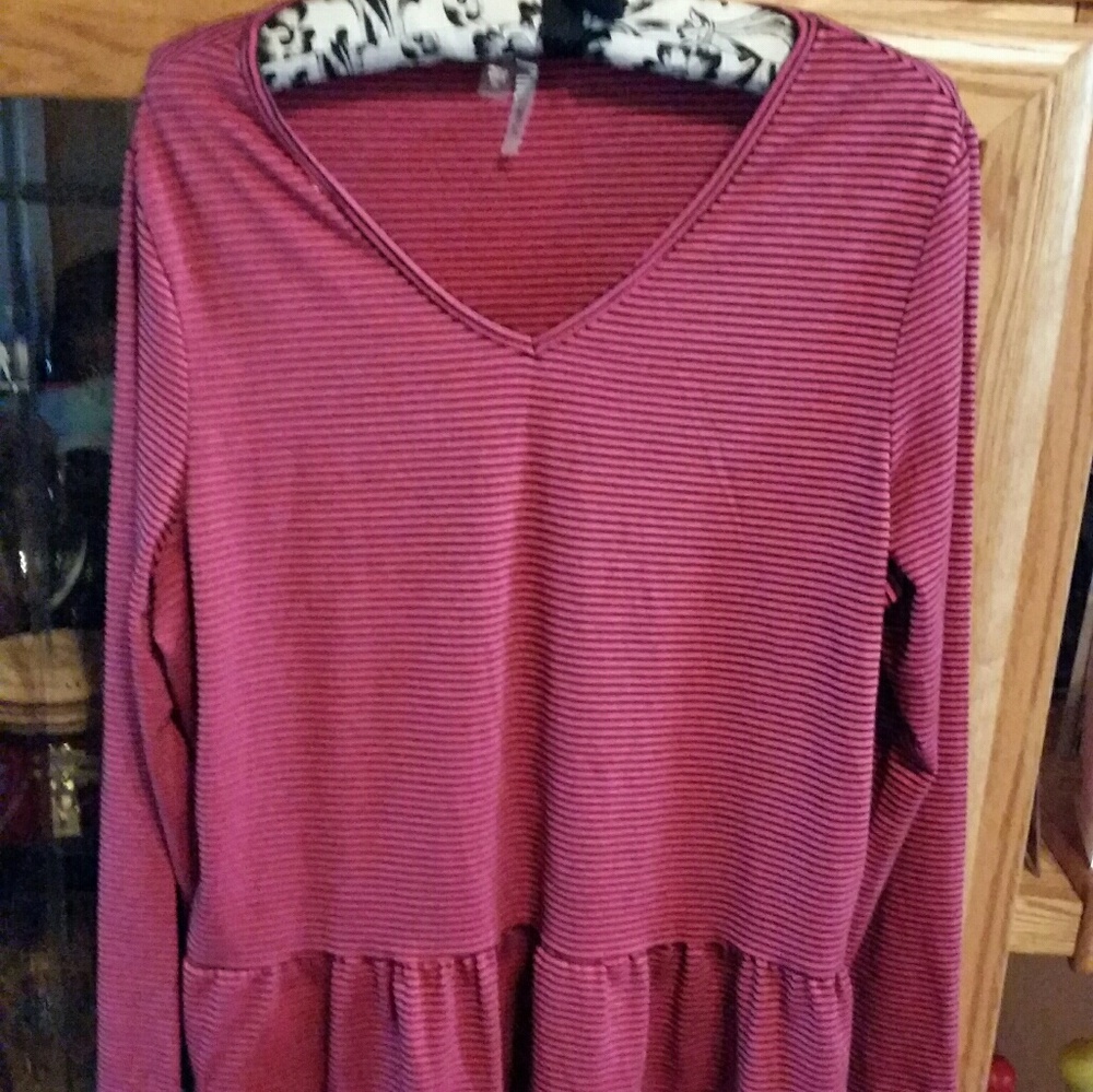 Silverware long sleeve ruffled bottom shirt